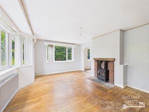 Sitting Room- click for photo gallery